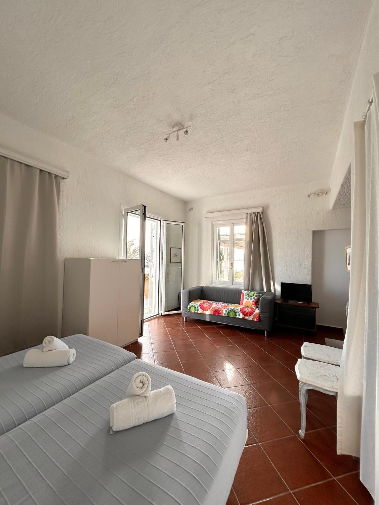 Fos Suites Agios Ioannis Diakoftis Quarto foto